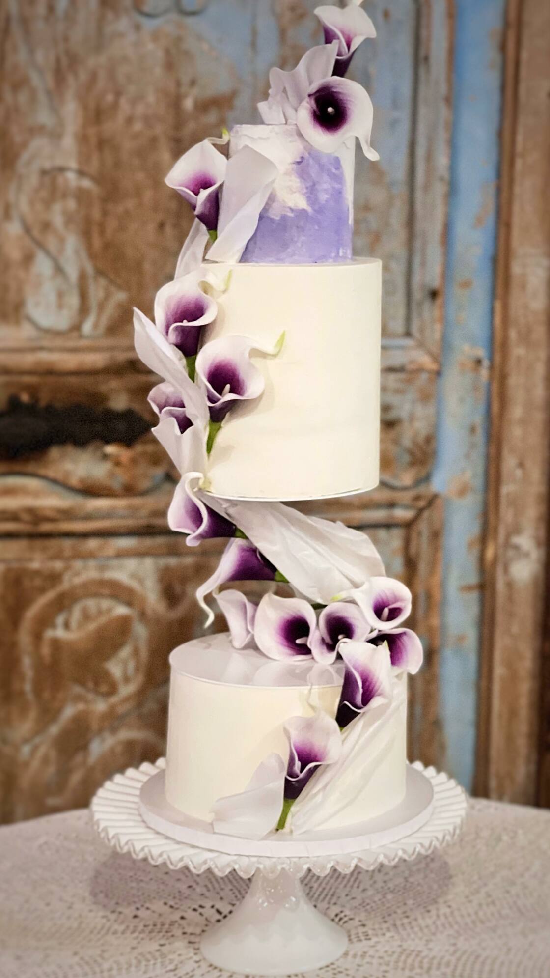 SweetThings: Simple and Elegant Wedding Cake with Calla Lilies